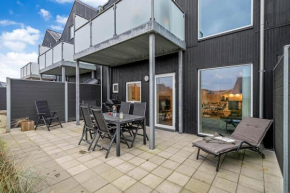 Stylish Holiday Apartment Centrally Located In Søndervig - 1000